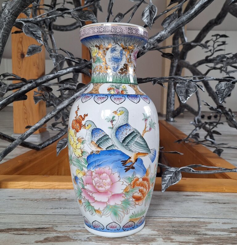 Unikatowy porcelanowy wazon chiński