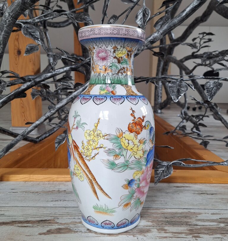 Unikatowy porcelanowy wazon chiński