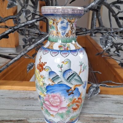 Unikatowy porcelanowy wazon chiński