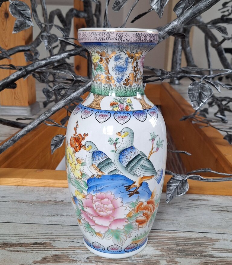Unikatowy porcelanowy wazon chiński