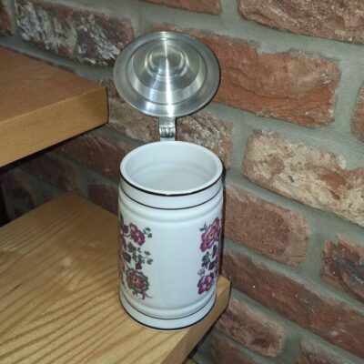 Porcelanowy kufel vintage