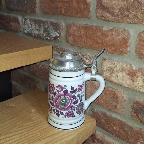 Porcelanowy kufel vintage