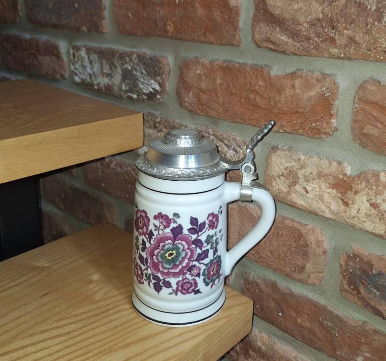 Porcelanowy kufel vintage