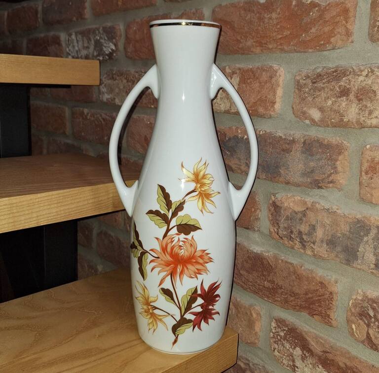 Węgierski porcelanowy wazon w kwiaty