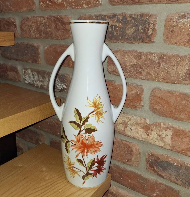 Węgierski porcelanowy wazon w kwiaty