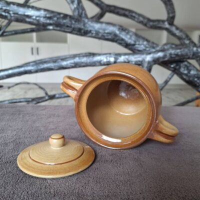 Kamionkowy garnek z pokrywką