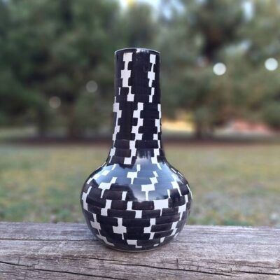 Wazon ceramiczny czarno biały wzór geometryczny