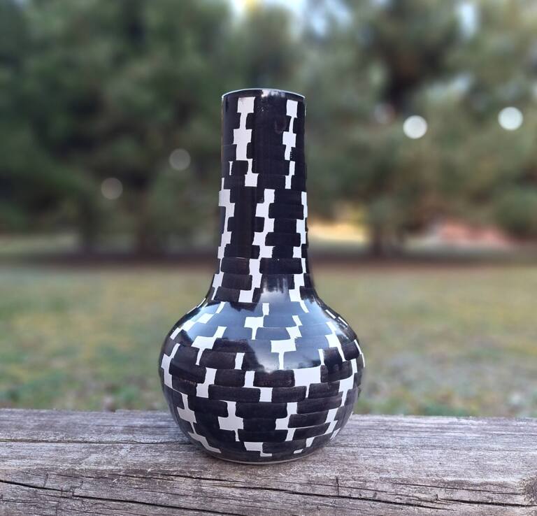 Wazon ceramiczny czarno biały wzór geometryczny