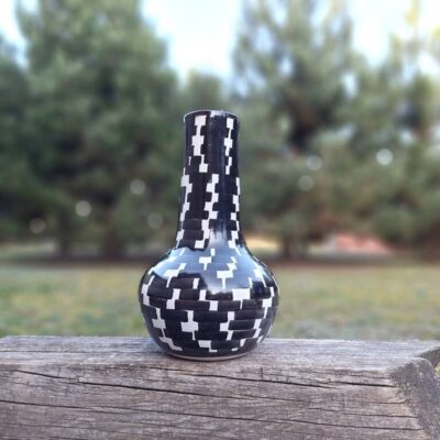 Wazon ceramiczny czarno biały wzór geometryczny