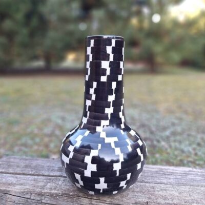 Wazon ceramiczny czarno biały wzór geometryczny