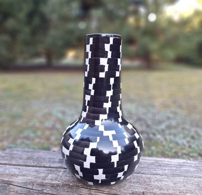 Wazon ceramiczny czarno biały wzór geometryczny