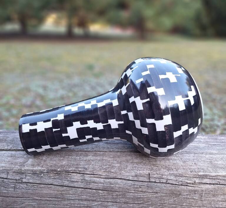 Wazon ceramiczny czarno biały wzór geometryczny