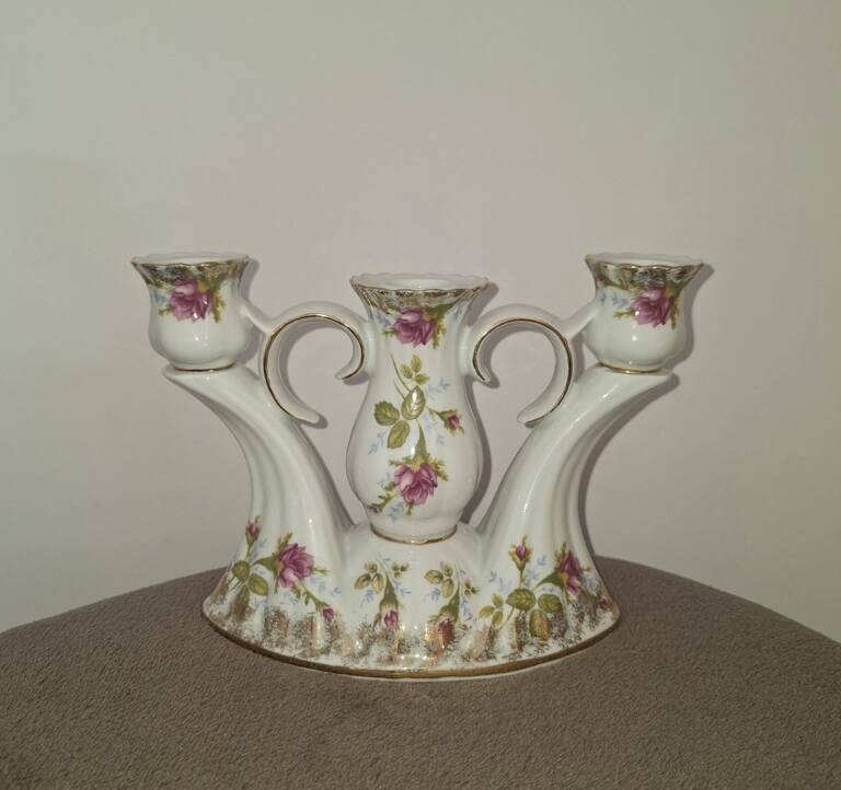 Porcelanowy trójramienny świecznik Chodzież