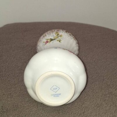 Porcelanowy wazonik Chodzież