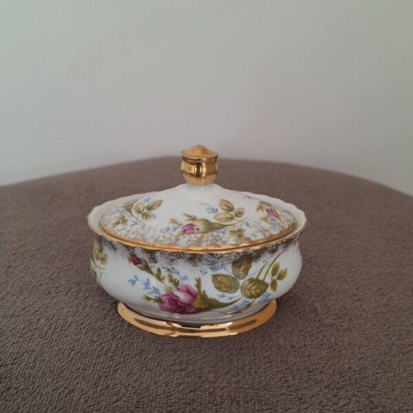 Porcelanowa cukiernica puzderko Chodzież