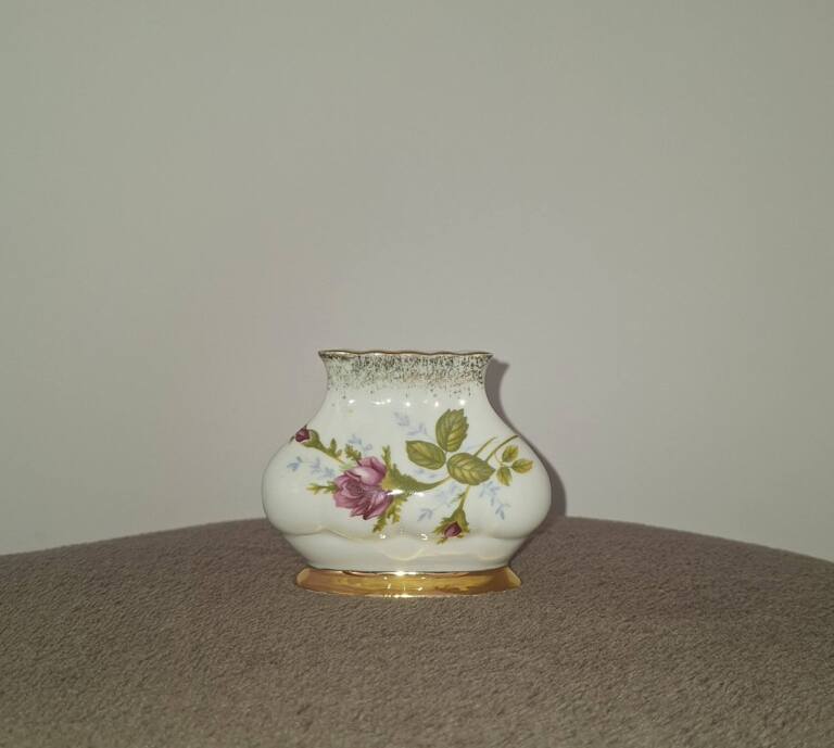 Porcelanowy serwetnik Chodzież