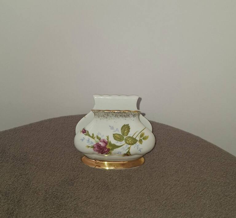 Porcelanowy serwetnik Chodzież