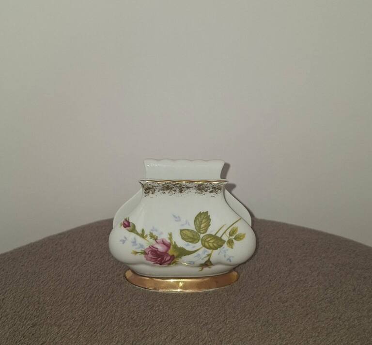Porcelanowy serwetnik Chodzież