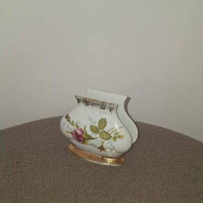 Porcelanowy serwetnik Chodzież