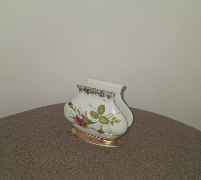 Porcelanowy serwetnik Chodzież