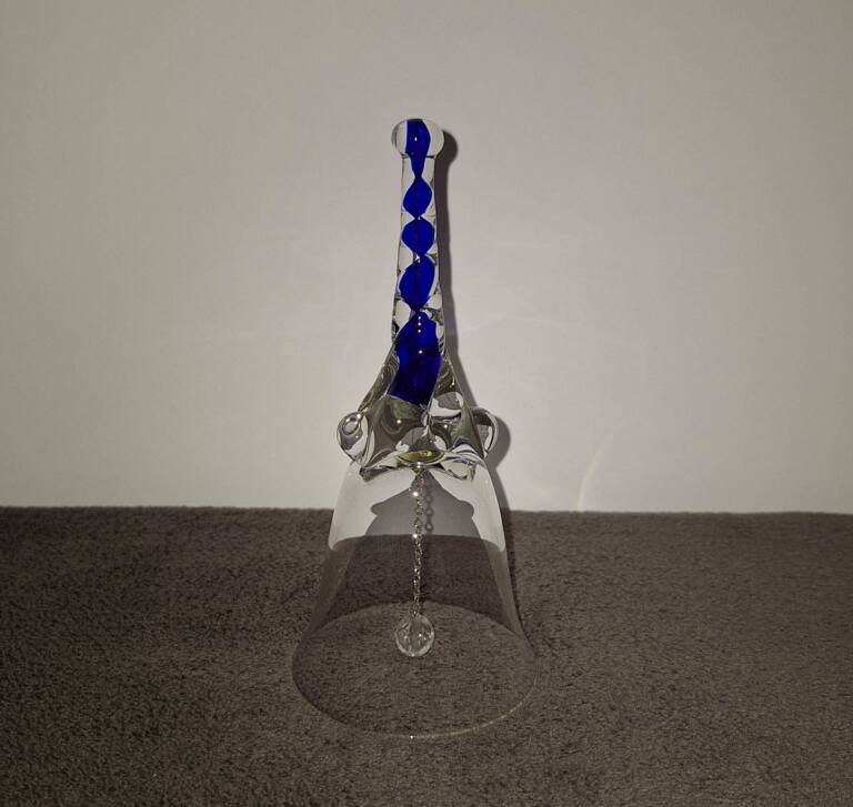 Unikalny szklany dzwonek