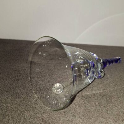 Unikalny szklany dzwonek