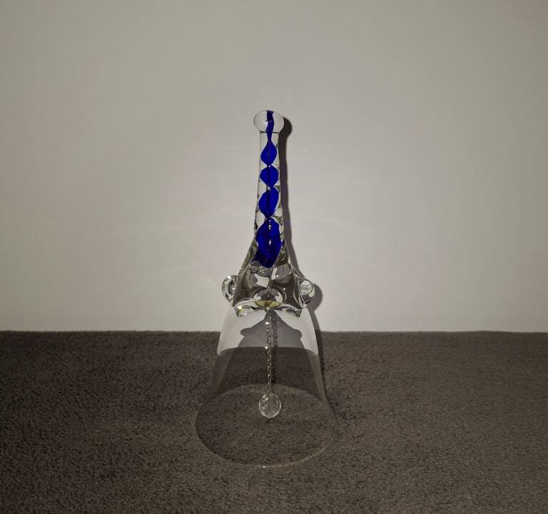 Unikalny szklany dzwonek