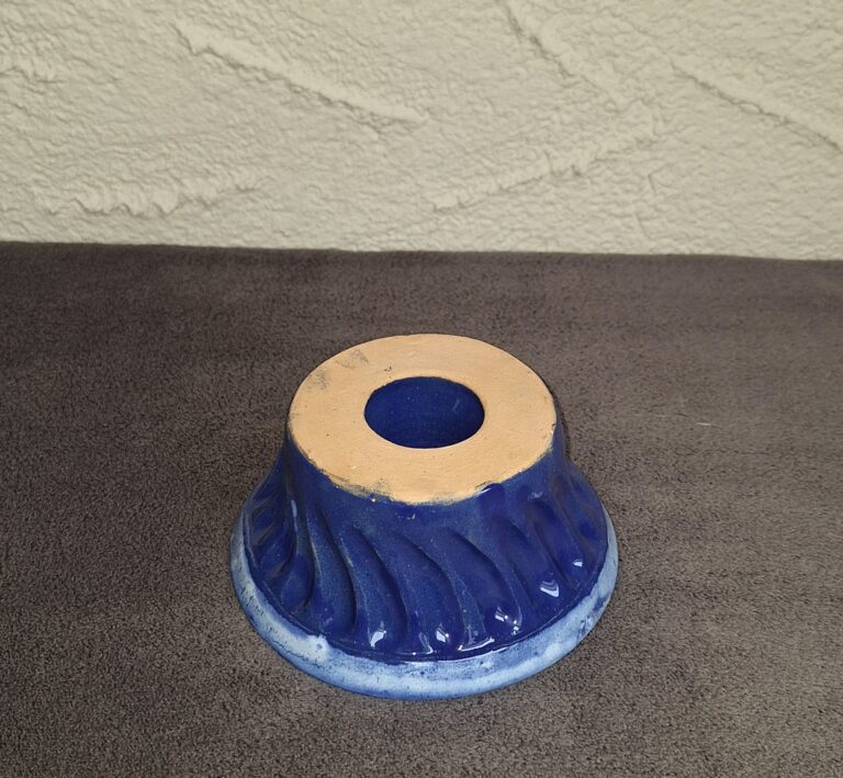 Mała ceramiczna forma do pieczenia babki