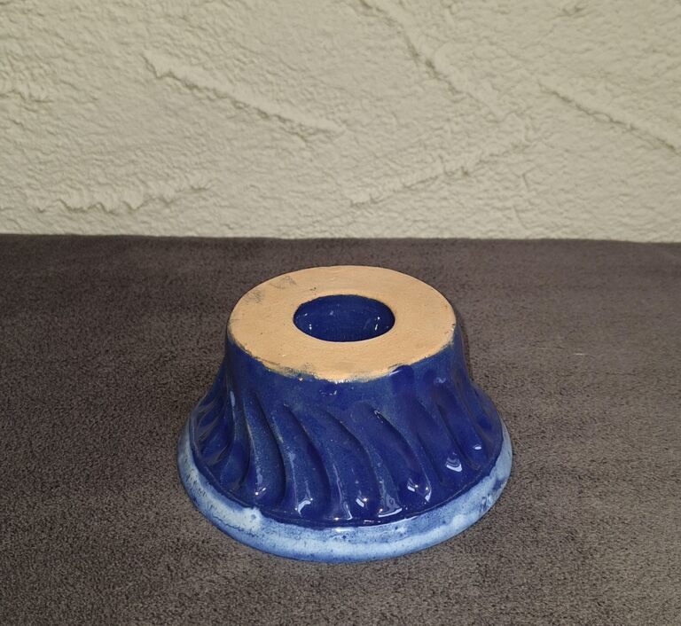 Mała ceramiczna forma do pieczenia babki