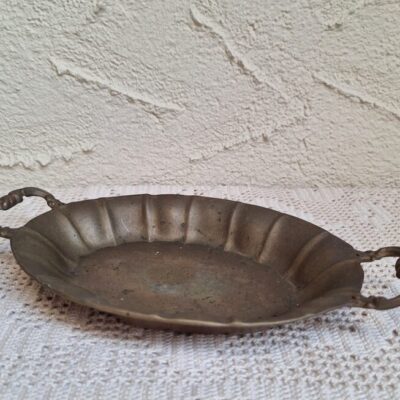 Antyczna mosiężna owalna patera z uchwytami
