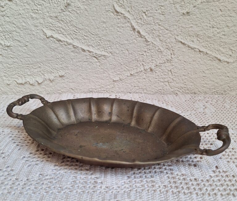 Antyczna mosiężna owalna patera z uchwytami