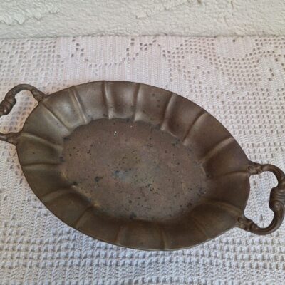 Antyczna mosiężna owalna patera z uchwytami