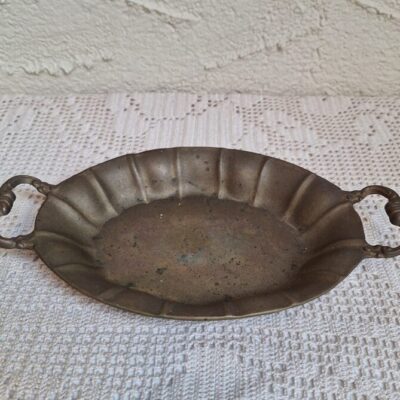 Antyczna mosiężna owalna patera z uchwytami