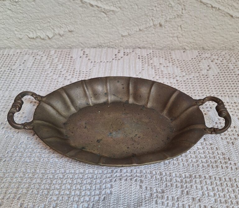 Antyczna mosiężna owalna patera z uchwytami