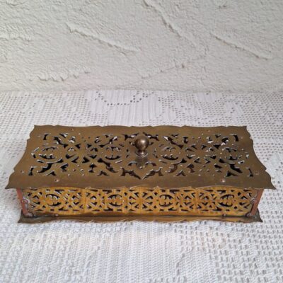 Ażurowa szkatułka pudełko pojemnik z mosiądzu