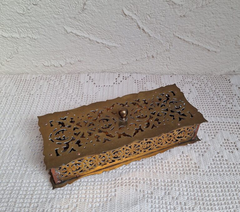 Ażurowa szkatułka pudełko pojemnik z mosiądzu