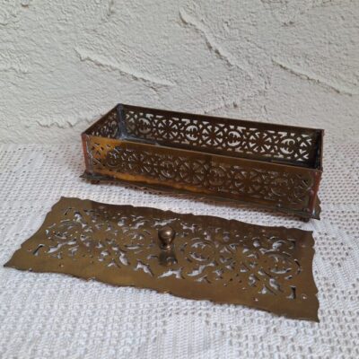 Ażurowa szkatułka pudełko pojemnik z mosiądzu