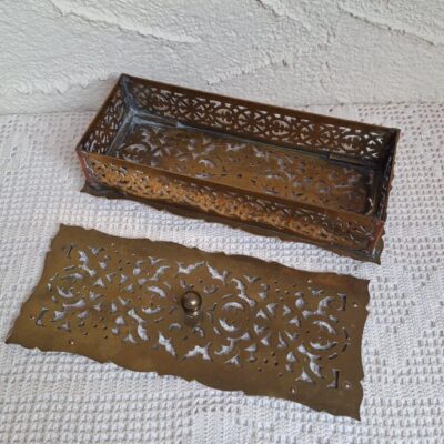 Ażurowa szkatułka pudełko pojemnik z mosiądzu