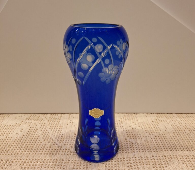 Stylowy wazon Bohemia kryształowe szkło kobaltowe