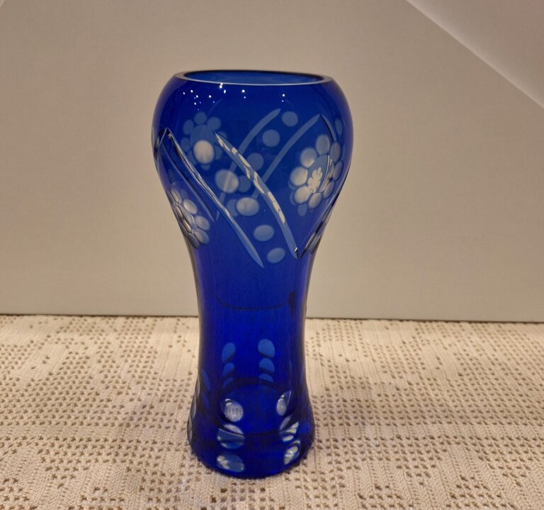 Stylowy wazon Bohemia kryształowe szkło kobaltowe