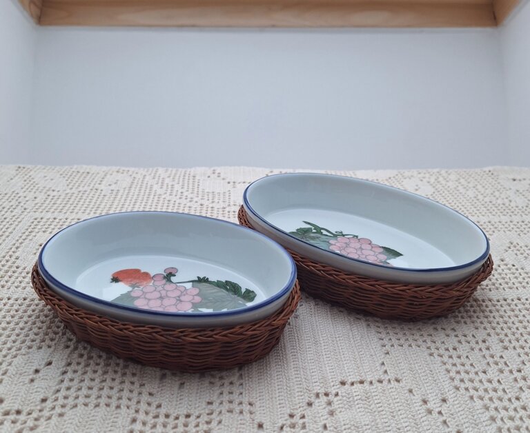 Zestaw Ceramicznych Owalnych Półmisków Żaroodpornych z Koszykami w Stylu Retro