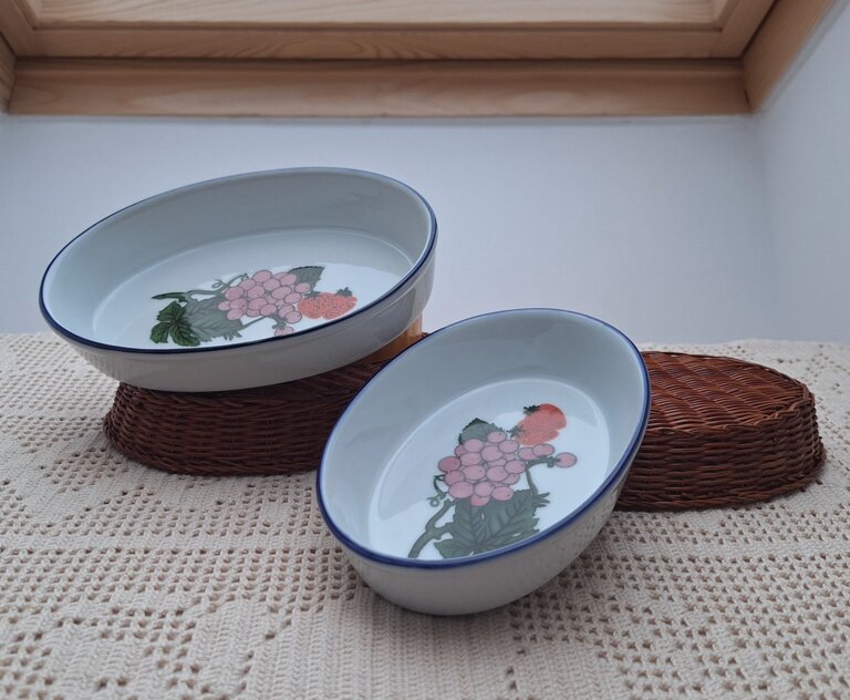 Zestaw Ceramicznych Owalnych Półmisków Żaroodpornych z Koszykami w Stylu Retro