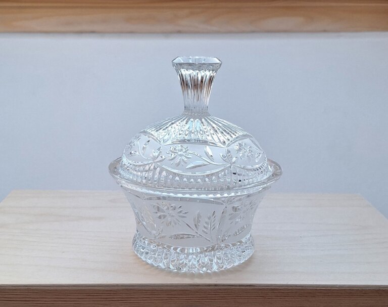 Szklana Bomboniera na słodycze i drobiazgi – Retro Cukiernica