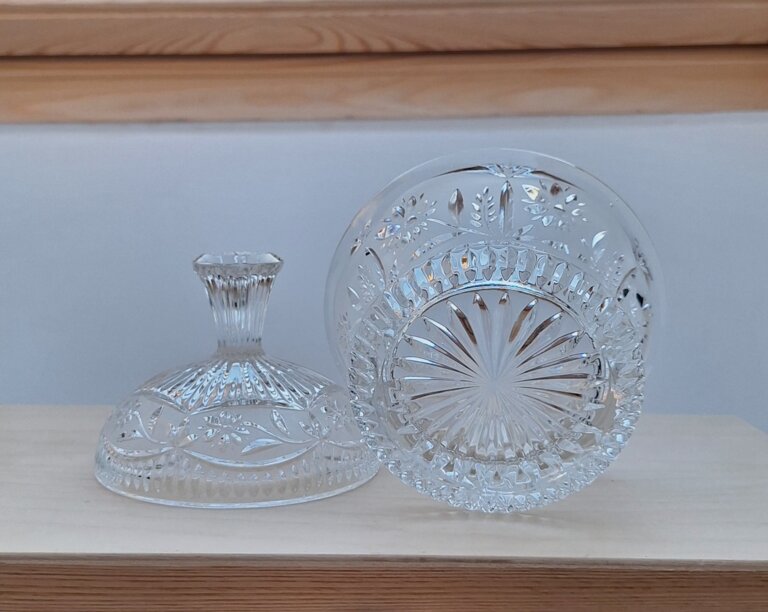 Szklana Bomboniera na słodycze i drobiazgi – Retro Cukiernica