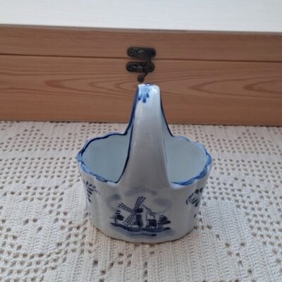 Ceramiczny koszyczek Amsel w stylu holenderskim