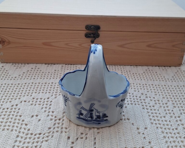 Ceramiczny koszyczek Amsel w stylu holenderskim