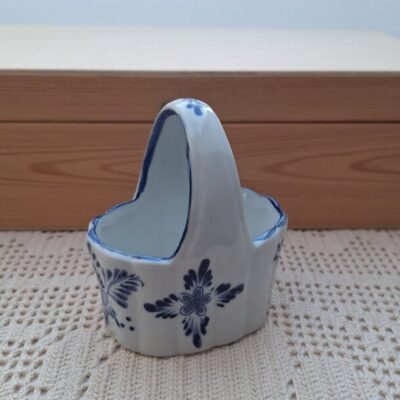 Ceramiczny koszyczek Amsel w stylu holenderskim