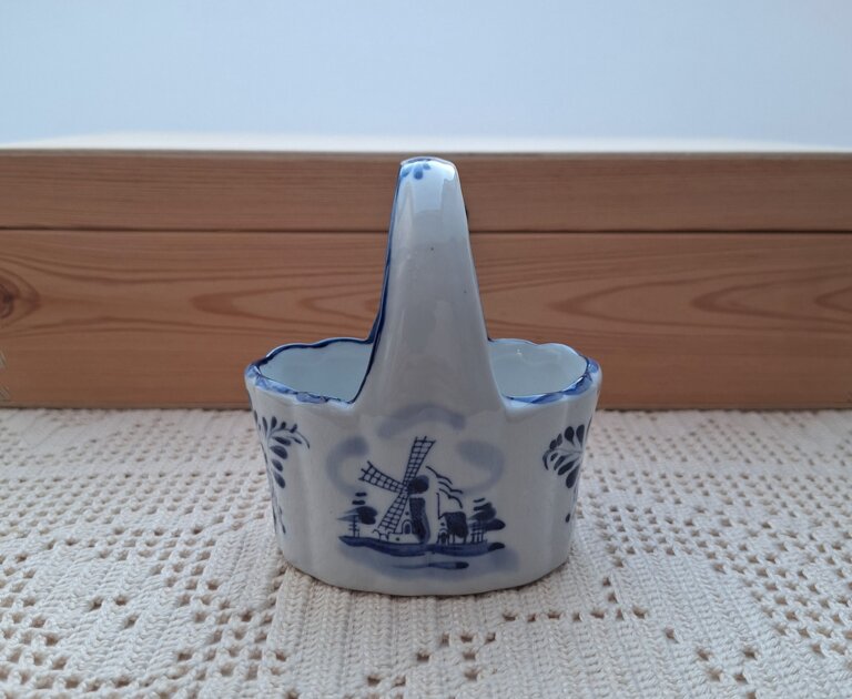 Ceramiczny koszyczek Amsel w stylu holenderskim