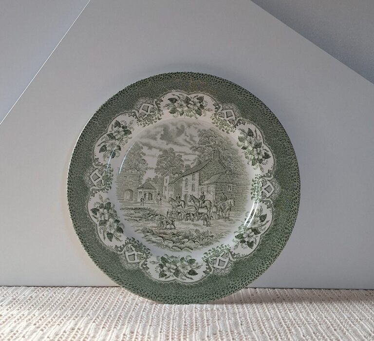 Vintage Angielski Talerz Kolekcjonerski – Seria „Old Inns”