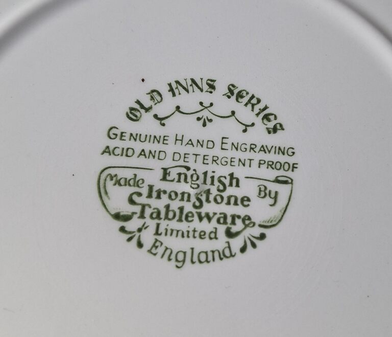 Vintage Angielski Talerz Kolekcjonerski – Seria „Old Inns”